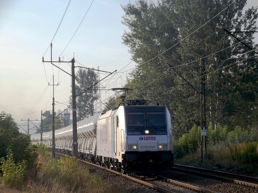 Bombardier TRAXX F140 DC E483 256-1 LOTOS Kolej