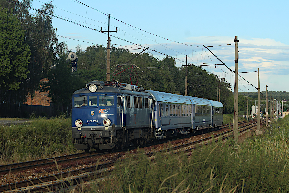 EP07 1058 PKP Intercity