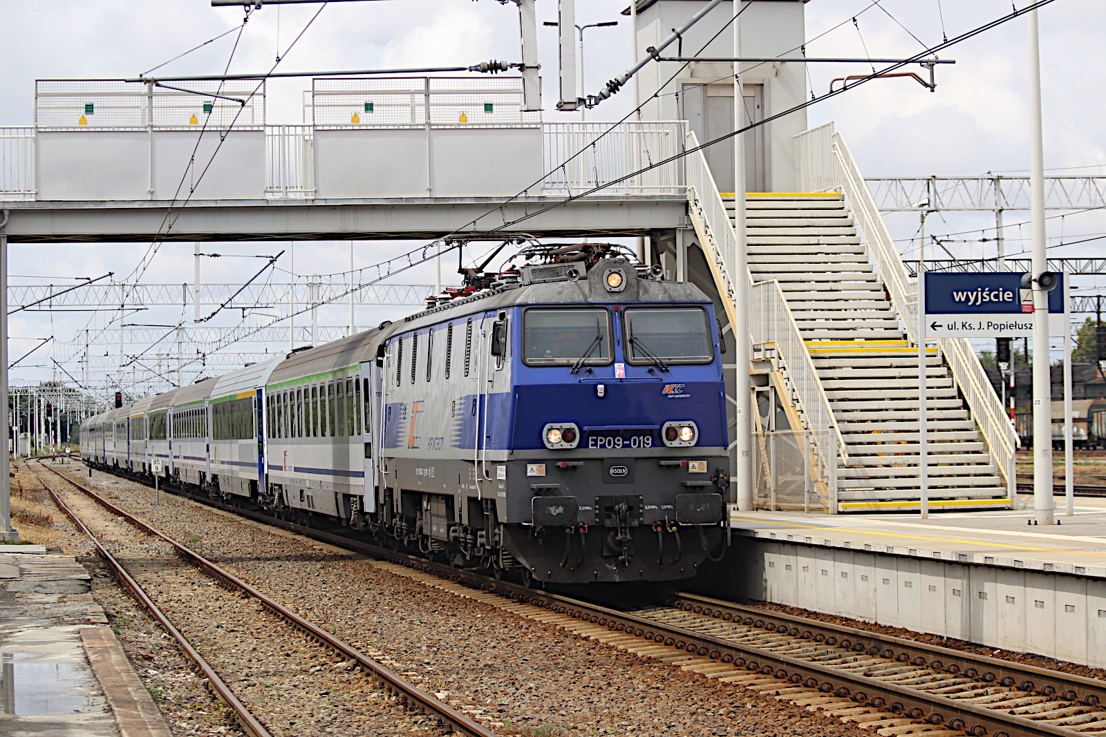 EP09 019 PKP Intercity